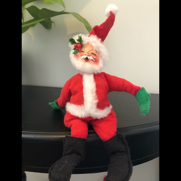 Annalee Santa